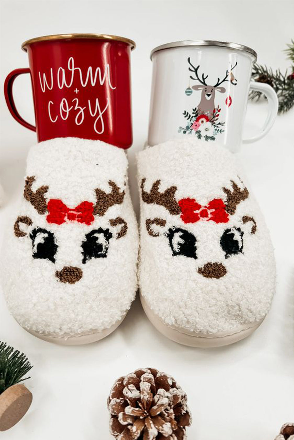 White Christmas Cartoon Pattern Slippers